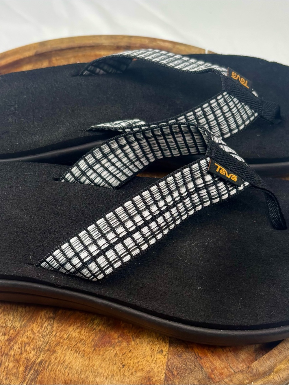 Teva Voya Flip Sandals Size 8 Black White Comfort Beach